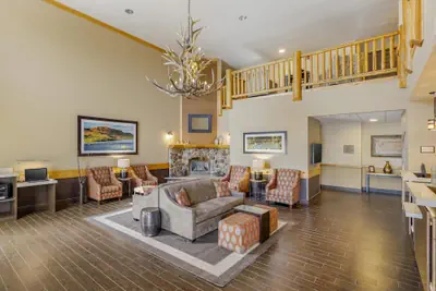 Photo 5 - Best Western Plus Riverfront Hotel & Suites