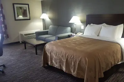Photo 5 - Danbury Inn & Suites
