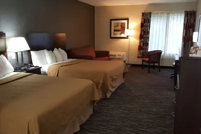 Photo 4 - Danbury Inn & Suites