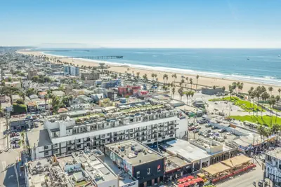 Photo 2 - Hotel Erwin Venice Beach