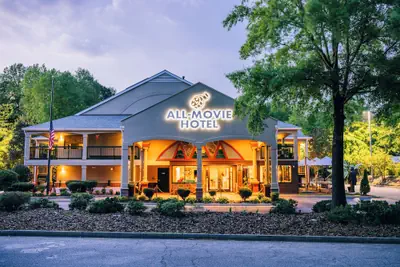 Photo 2 - All-Movie Hotel