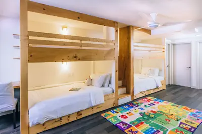 Photo 5 - All-Movie Hotel