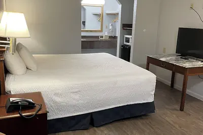 Photo 5 - FairBridge Inn & Suites McDonough