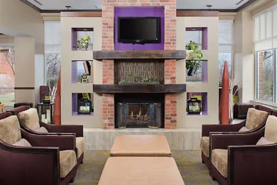 Photo 2 - Hilton Garden Inn Hartford North/Bradley Int'l Airport