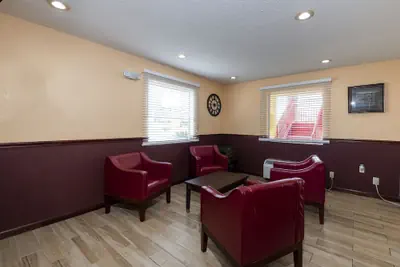 Photo 5 - Red Roof Inn Valdosta - University