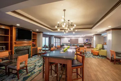 Photo 4 - Hampton Inn Waldorf