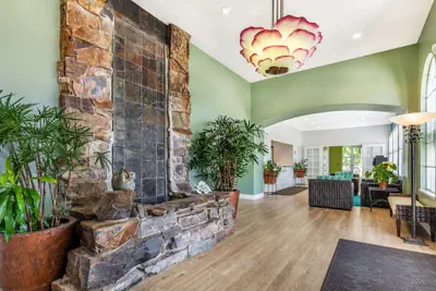 Photo 4 - Best Western Plus Capitola By-the-sea Inn & Suites