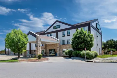 Photo 2 - Quality Inn & Suites Manhattan