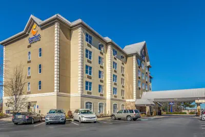 Photo 2 - Comfort Inn & Suites near Six Flags