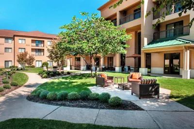 Photo 2 - Courtyard by Marriott Parsippany