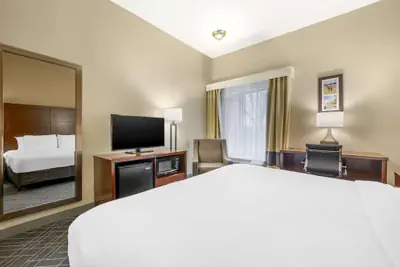 Photo 5 - Spark by Hilton Cincinnati Airport South