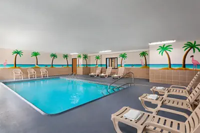 Photo 2 - Days Inn by Wyndham Kansas City International Airport