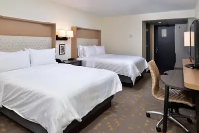 Photo 4 - Holiday Inn Hotel & Suites Overland Park - Convention Center by IHG