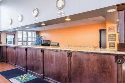Photo 3 - Quality Inn & Suites Bell Gardens - Los Angeles