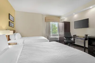 Photo 5 - Sleep Inn & Suites at Concord Mills