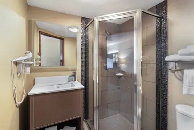 Photo 5 - Comfort Inn & Suites Butler