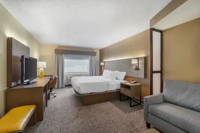 Photo 5 - Comfort Inn & Suites Butler