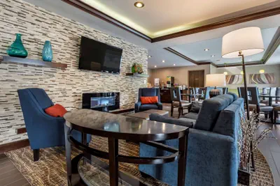 Photo 4 - Comfort Inn & Suites Butler