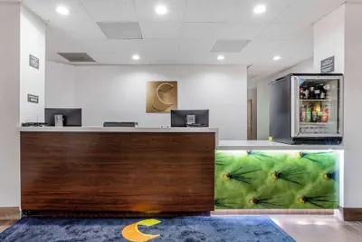 Photo 3 - Comfort Suites Houston NW - Vintage Park
