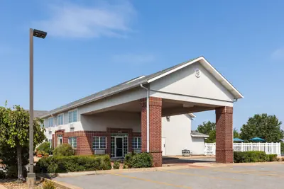 Photo 2 - Days Inn by Wyndham Mountain Home