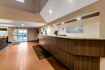 Photo 4 - Sleep Inn & Suites Green Bay South