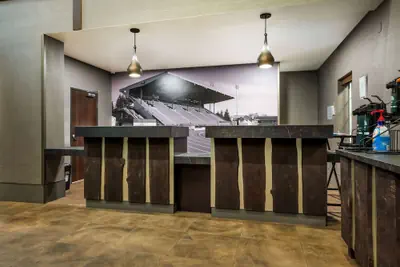 Photo 5 - La Quinta Inn & Suites by Wyndham Eugene