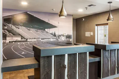Photo 3 - La Quinta Inn & Suites by Wyndham Eugene