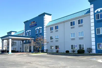 Photo 2 - Baymont by Wyndham Litchfield