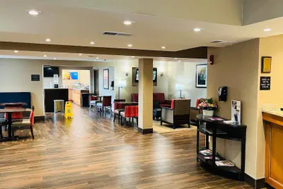 Photo 3 - Best Western Rochelle Inn & Suites near DeKalb