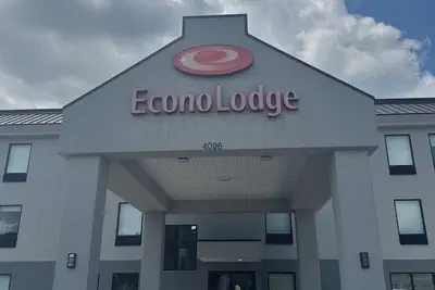 Photo 2 - Econo Lodge Hopewell Near Fort Lee I-295