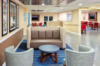 Photo 4 - Holiday Inn Express & Suites Naples North - Bonita Springs by IHG