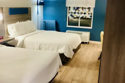 Photo 4 - Holiday Inn Express Hotels & Suites Cocoa Beach by IHG