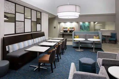 Photo 3 - Hampton Inn & Suites by Hilton Miami-Doral/Dolphin Mall