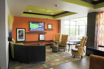 Photo 3 - Hampton Inn Muskogee