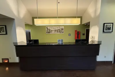 Photo 3 - SureStay by Best Western Roseburg