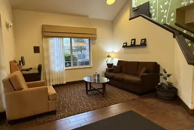 Photo 2 - SureStay by Best Western Roseburg