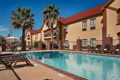 Photo 2 - Best Western Inn & Suites - Lake Charles