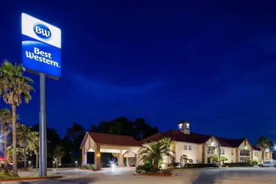 Photo 2 - Best Western Inn & Suites - Lake Charles