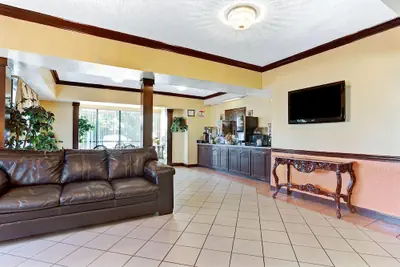 Photo 4 - Super 8 by Wyndham Jackson/Ridgeland