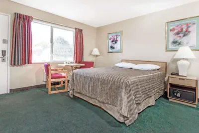 Photo 5 - Travelodge by Wyndham La Grande