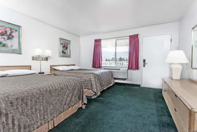 Photo 4 - Travelodge by Wyndham La Grande