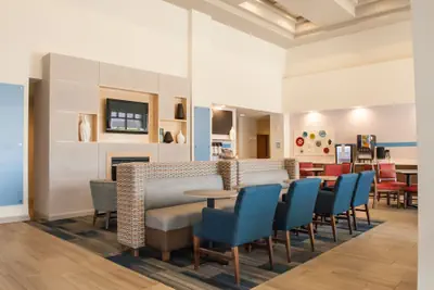 Photo 5 - Holiday Inn Express & Suites Blacksburg - University Area by IHG