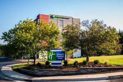 Photo 2 - Holiday Inn Express & Suites Blacksburg - University Area by IHG