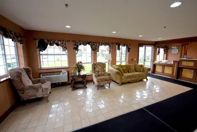 Photo 4 - Crown Choice Inn & Suites Lakeview & Waterpark