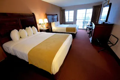 Photo 5 - Crown Choice Inn & Suites Lakeview & Waterpark