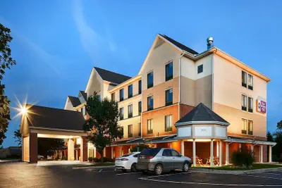 Photo 2 - Best Western Plus Kalamazoo Suites