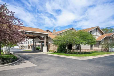 Photo 2 - White Pines Inn & Suites