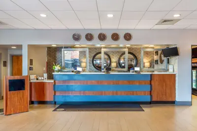 Photo 3 - Comfort Inn & Suites Logan International Airport