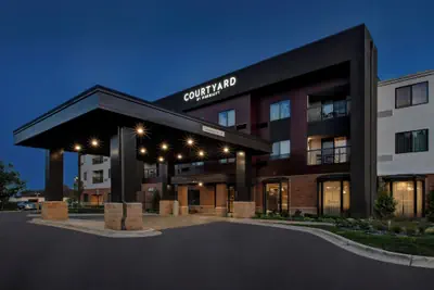 Photo 2 - Courtyard by Marriott Traverse City