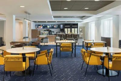 Photo 3 - Courtyard by Marriott Traverse City